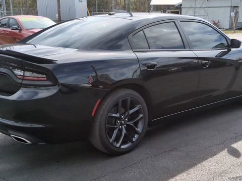 Used 2019 Dodge Charger SXT image 8