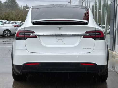 Used 2020 Tesla Model X Long Range image 4