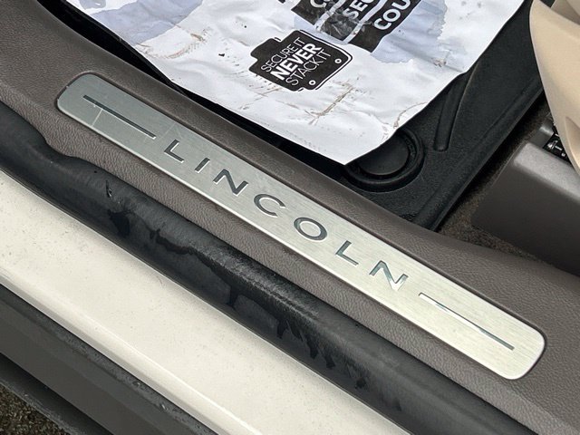 Used 2022 Lincoln Corsair AWD w/ Equipment Group 101A image 28