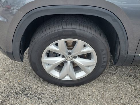 Used 2018 Volkswagen Atlas SEL FWD image 38
