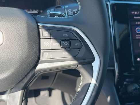 New 2025 Jeep Grand Cherokee L Laredo w/ Luxury Tech Group I image 28