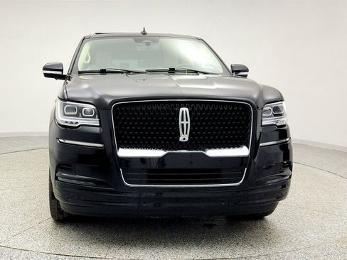 Used 2022 Lincoln Navigator Reserve image 2