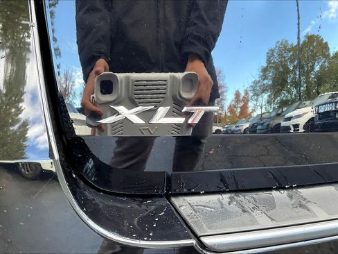 Used 2023 Ford Explorer XLT w/ Equipment Group 202A image 11