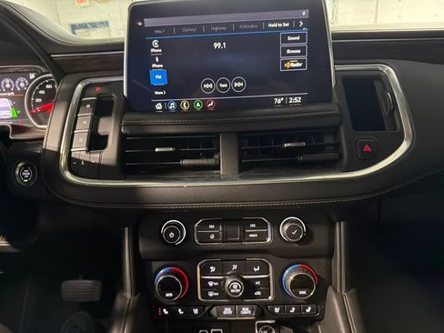 Used 2021 Chevrolet Suburban Premier AWD/4WD image 8