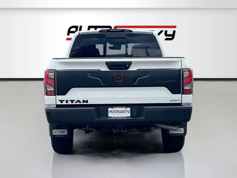 Used 2024 Nissan Titan PRO-4X w/ Pro-4x Convenience Package AWD/4WD image 6