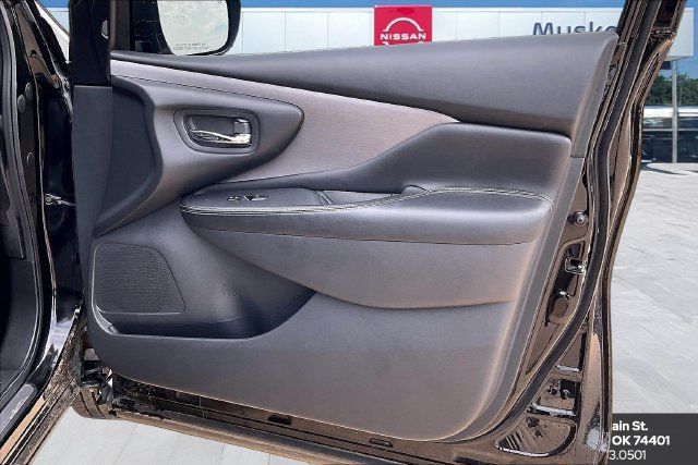Used 2023 Nissan Murano SV FWD image 27