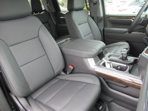 New 2026 GMC Sierra 1500 Elevation w/ Elevation Premium Package AWD/4WD image 11