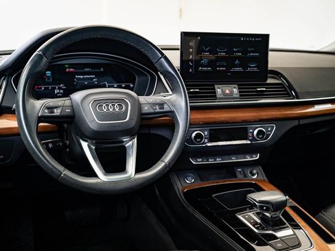 Used 2023 Audi Q5 2.0T Premium Plus w/ Premium Plus Package AWD/4WD image 4