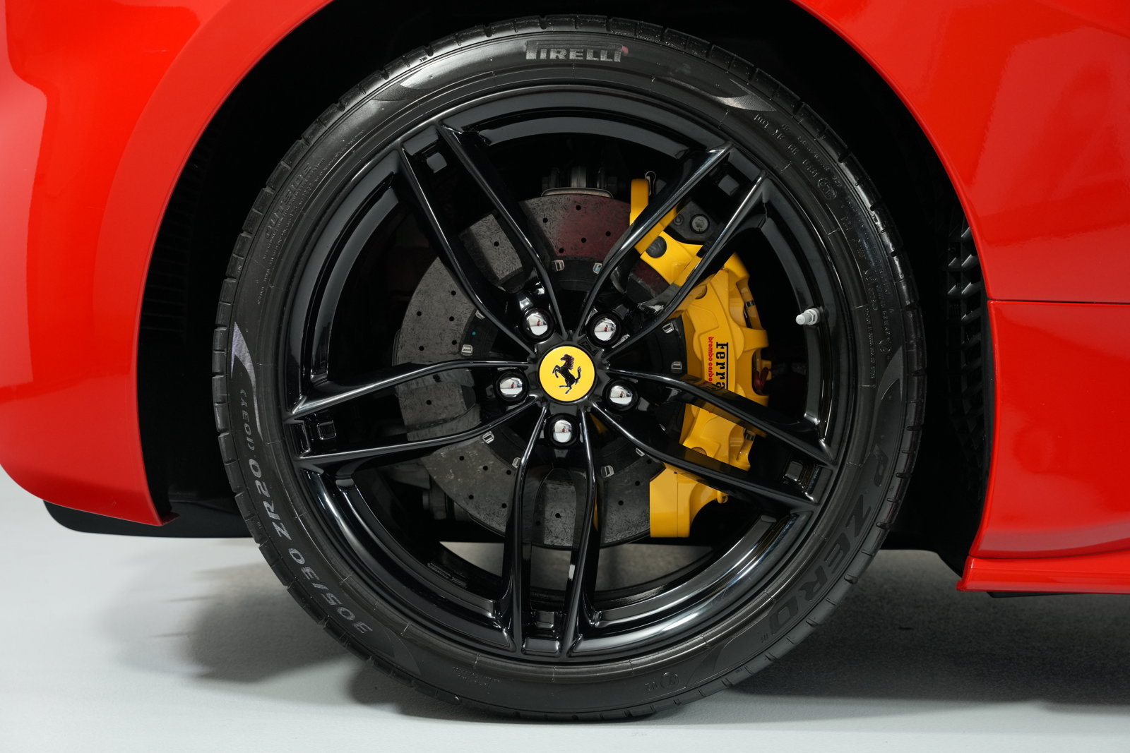Used 2016 Ferrari 488 GTB RWD image 16
