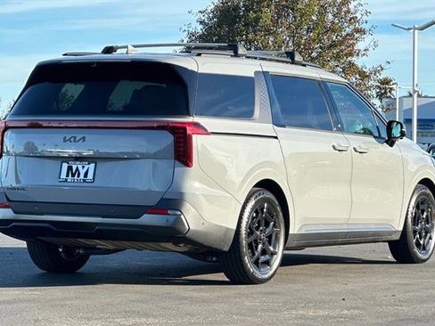 New 2025 Kia Carnival SX Prestige image 4