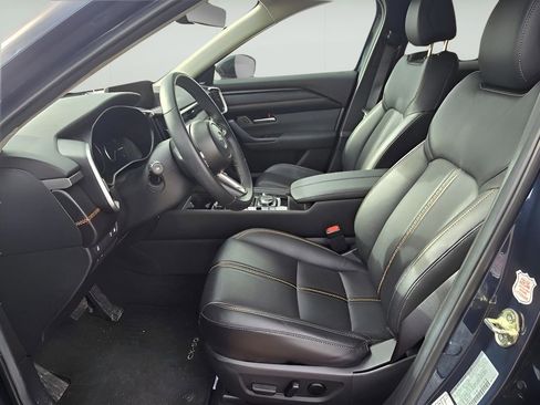 Used 2025 MAZDA CX-50 AWD 2.5 Hybrid w/ Premium Pkg image 12