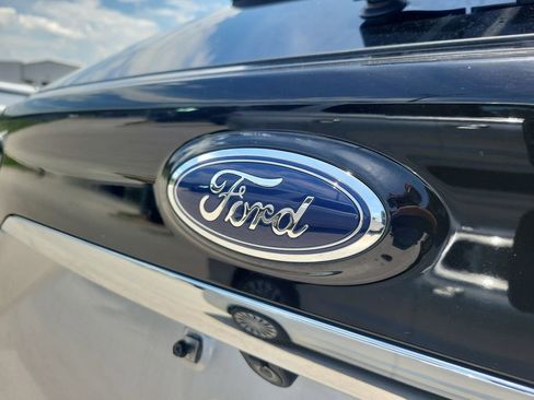 Used 2019 Ford Edge Titanium FWD image 8