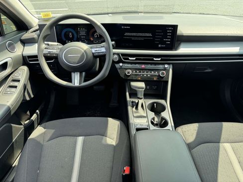 Used 2025 Hyundai Sonata SE FWD image 10