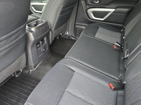 Used 2018 Nissan Titan SV w/ SV Convenience Package AWD/4WD image 12