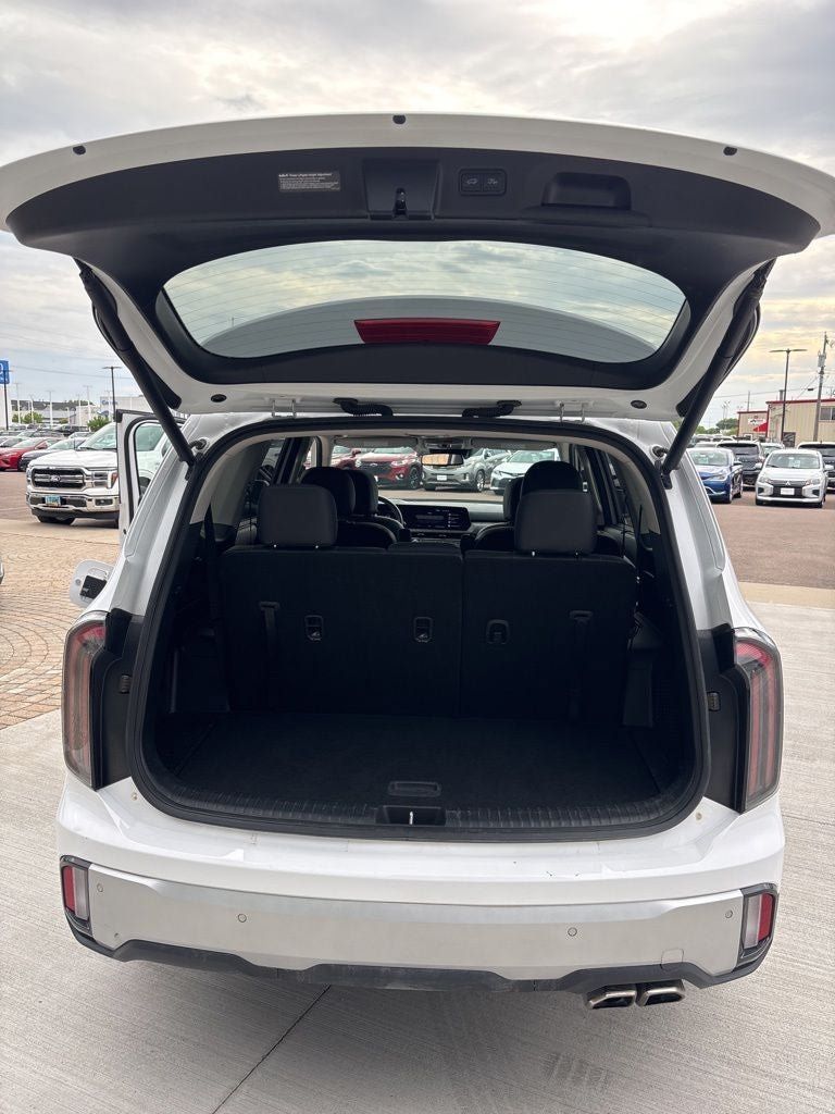 Used 2024 Kia Telluride EX w/ EX Captain's Chair Package AWD/4WD image 32