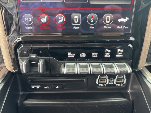 Used 2019 RAM 3500 Laramie image 44