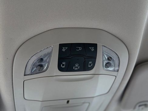 Used 2022 Chrysler Pacifica Touring-L image 20