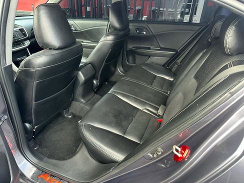 Used 2015 Honda Accord Sport image 25