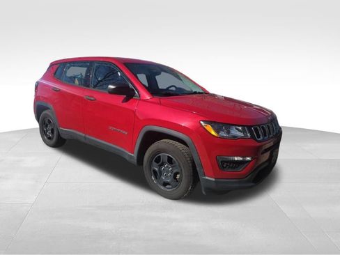 Used 2021 Jeep Compass Sport image 2