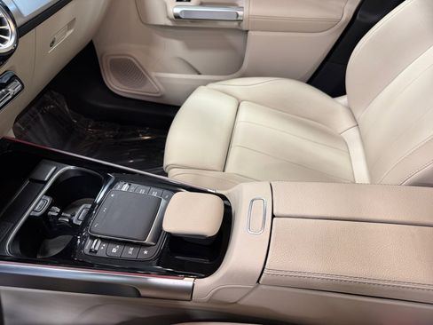 Certified 2023 Mercedes-Benz GLB 250 4MATIC image 15
