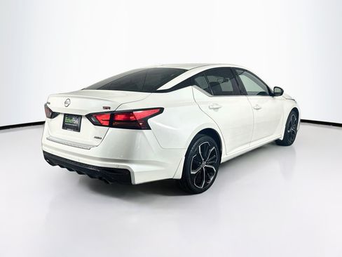 Used 2023 Nissan Altima 2.5 SR AWD/4WD image 9