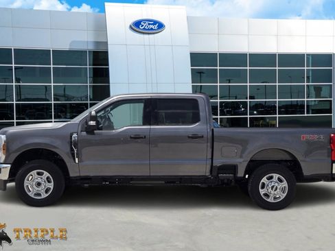 New 2026 Ford F250 XLT w/ FX4 Off-Road Package AWD/4WD image 3