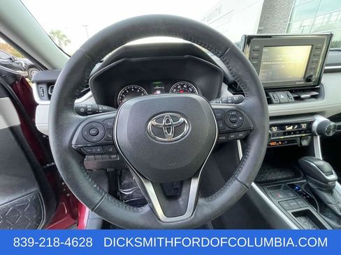 Used 2020 Toyota RAV4 XLE Premium image 20