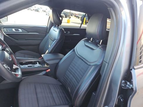 Used 2025 Ford Explorer ST-Line image 14