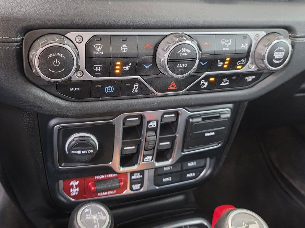 Used 2024 Jeep Wrangler Unlimited Rubicon 4xe AWD/4WD image 26