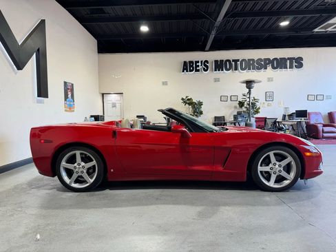 Used 2006 Chevrolet Corvette Convertible w/ Preferred Equipment Group RWD image 4