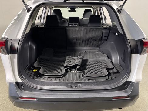 Certified 2023 Toyota RAV4 LE FWD image 10