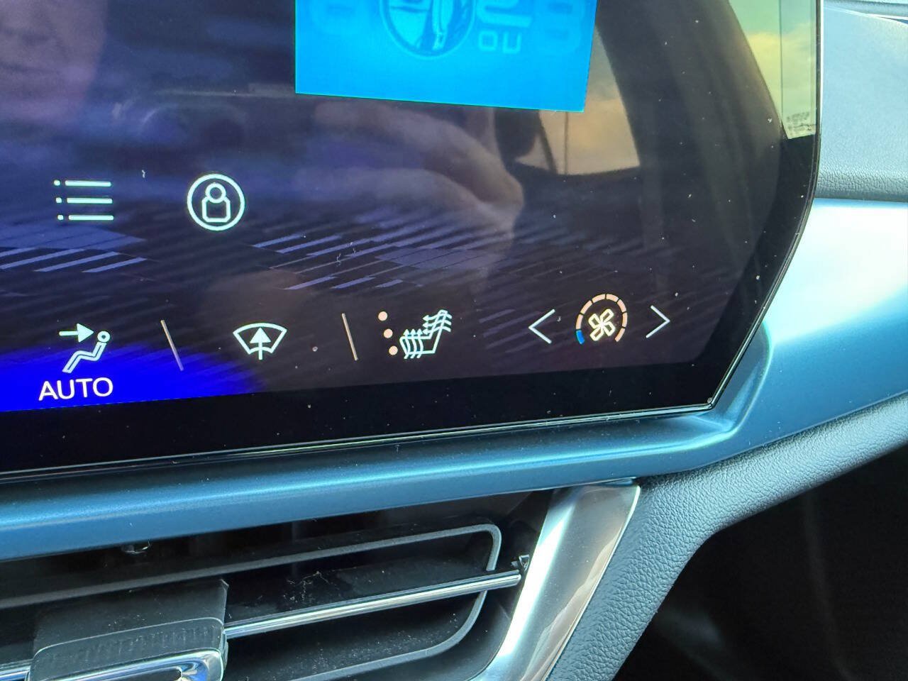 Used 2024 Chevrolet Equinox EV LT AWD/4WD image 39