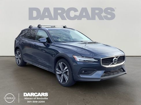 Used 2024 Volvo V60 B5 Cross Country Plus w/ Protection Package Premier image 1