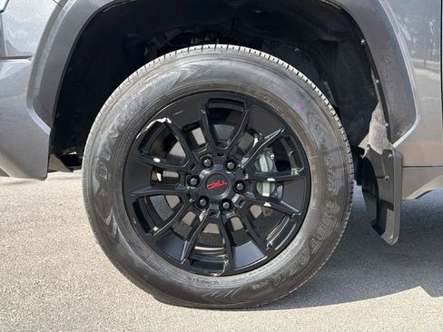 Used 2025 Toyota Tundra SR5 w/ SR5 Premium Package AWD/4WD image 12