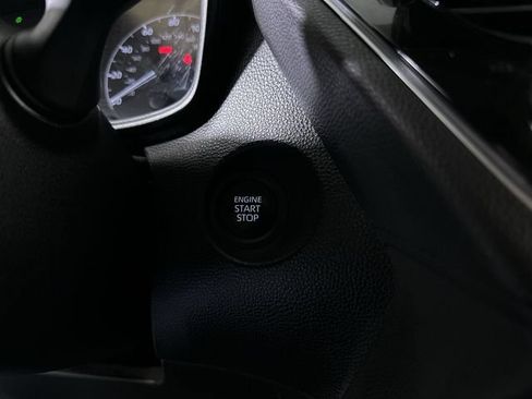 Used 2024 Toyota Corolla Cross LE FWD image 17