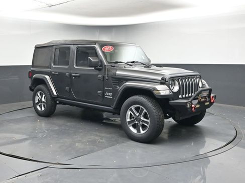 Used 2018 Jeep Wrangler Unlimited Sahara image 7
