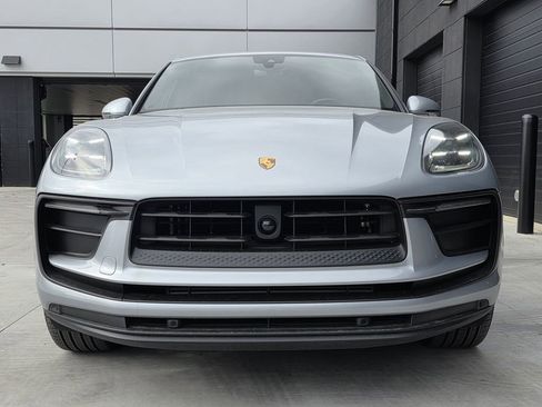 Used 2025 Porsche Macan image 9