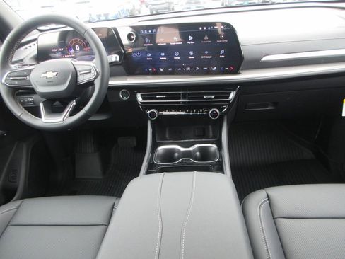 New 2026 Chevrolet Traverse LT w/ Sun and Wheel Package image 15