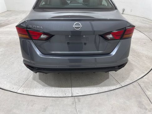 Used 2025 Nissan Altima 2.5 SV FWD image 25