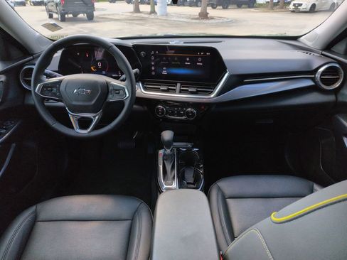 Used 2025 Chevrolet Trax ACTIV w/ Driver Confidence Package FWD image 21