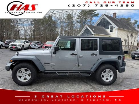 Used 2017 Jeep Wrangler Unlimited Sport w/ Quick Order Package 24S AWD/4WD image 3