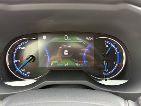 Used 2024 Toyota RAV4 XLE Premium AWD/4WD image 31
