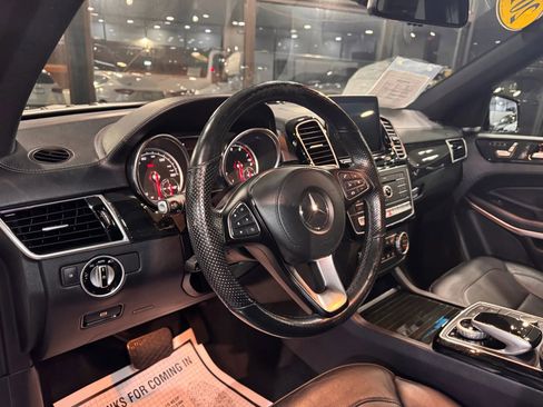 Used 2018 Mercedes-Benz GLS 550 4MATIC w/ Driver Assistance Package image 9