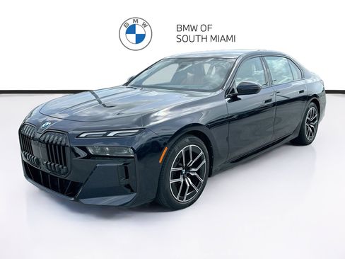 Used 2023 BMW 740i RWD image 3
