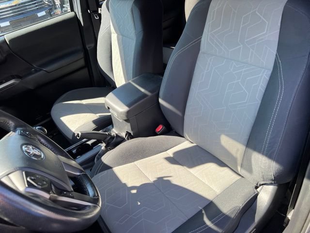 Used 2020 Toyota Tacoma TRD Sport AWD/4WD image 21