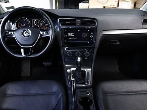 Used 2019 Volkswagen Golf SE FWD image 25