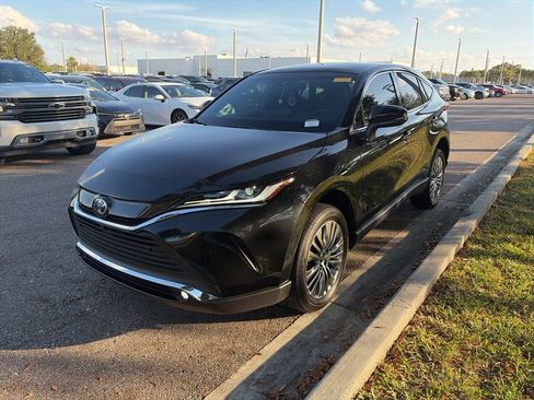 Used 2024 Toyota Venza Limited image 1