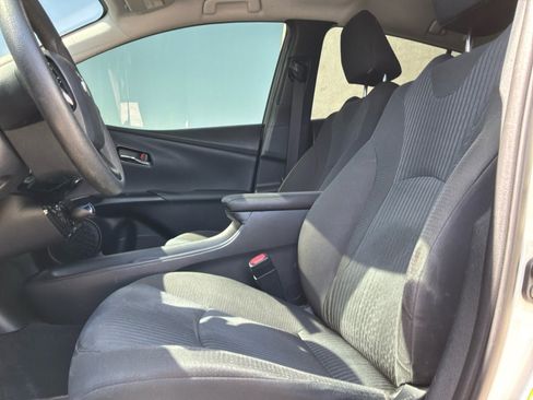 Used 2016 Toyota Prius Two FWD image 15