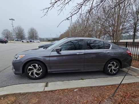 Used 2017 Honda Accord LX image 5