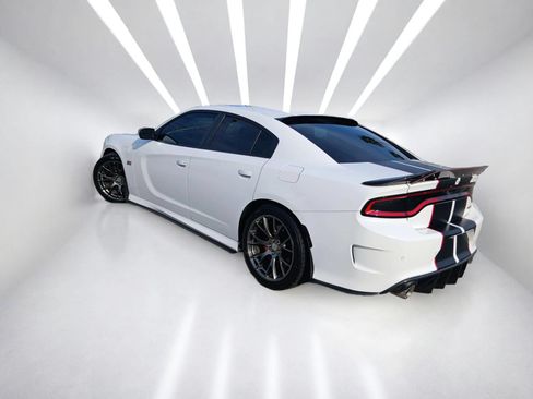 Used 2016 Dodge Charger SRT w/ Harman/Kardon Audio Group RWD image 4